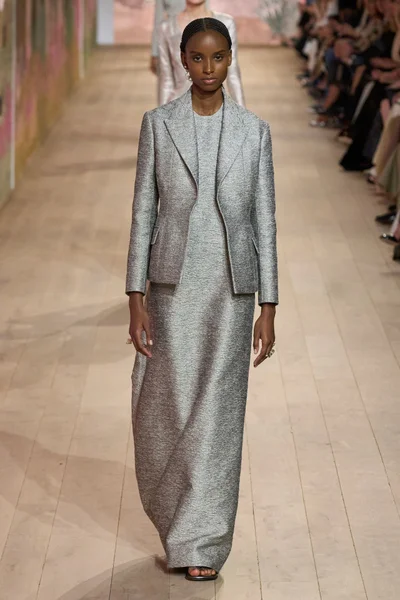 Look 44